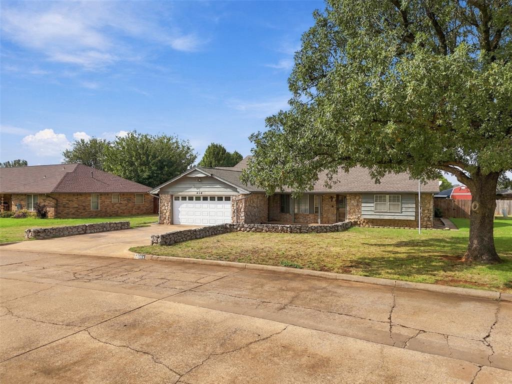 914 W Fay Avenue Property Photo 3