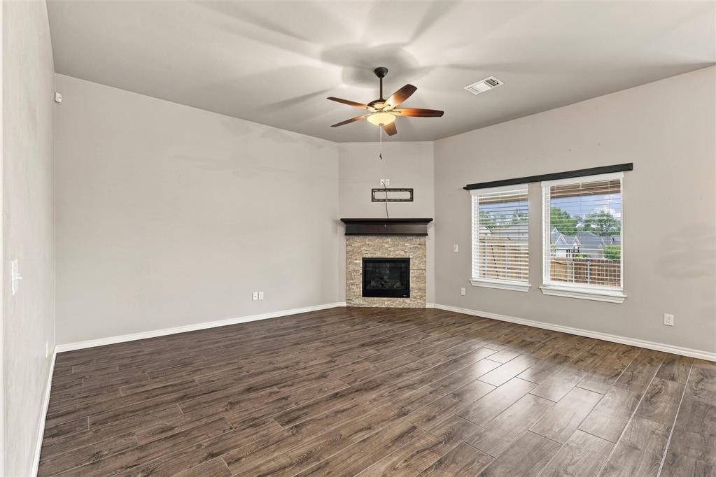 1913 Wye Street Property Photo 4