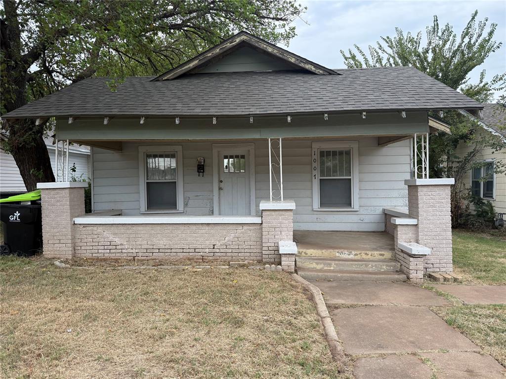 1007 N Bdwy Avenue Property Photo 1