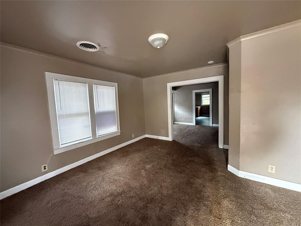 1007 N Bdwy Avenue Property Photo 2