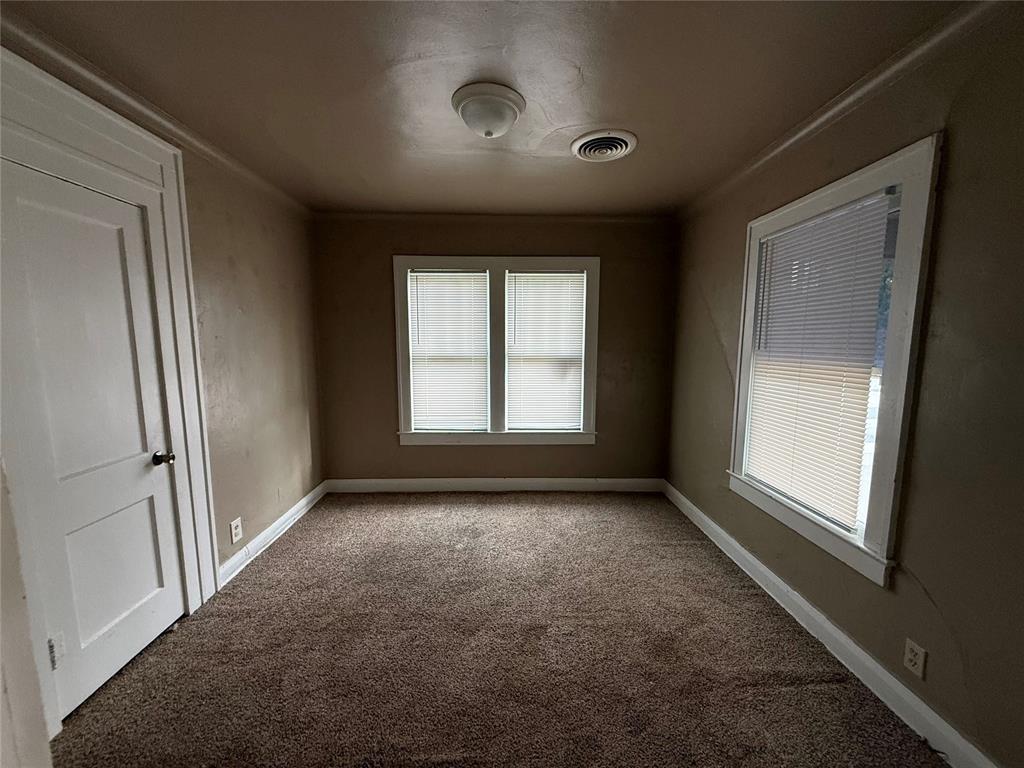 1007 N Bdwy Avenue Property Photo 6