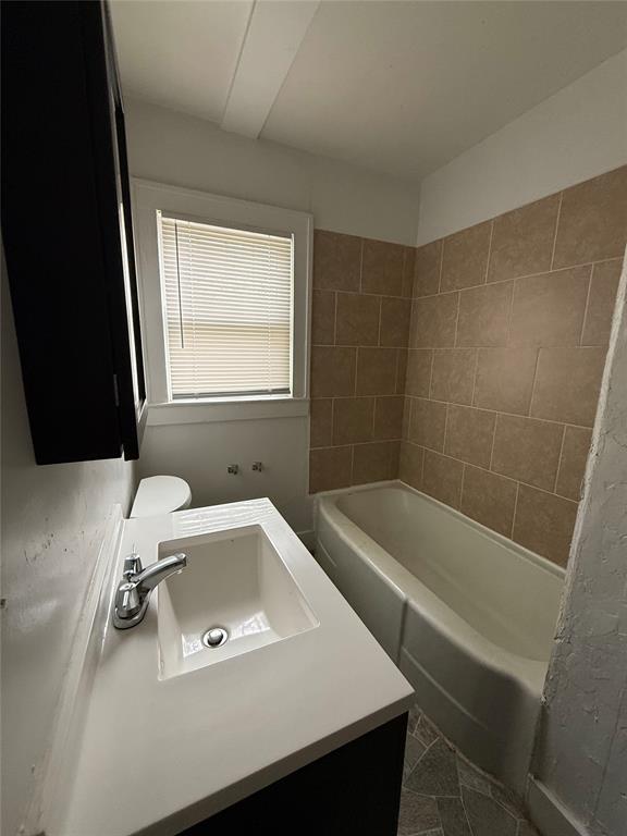 1007 N Bdwy Avenue Property Photo 9