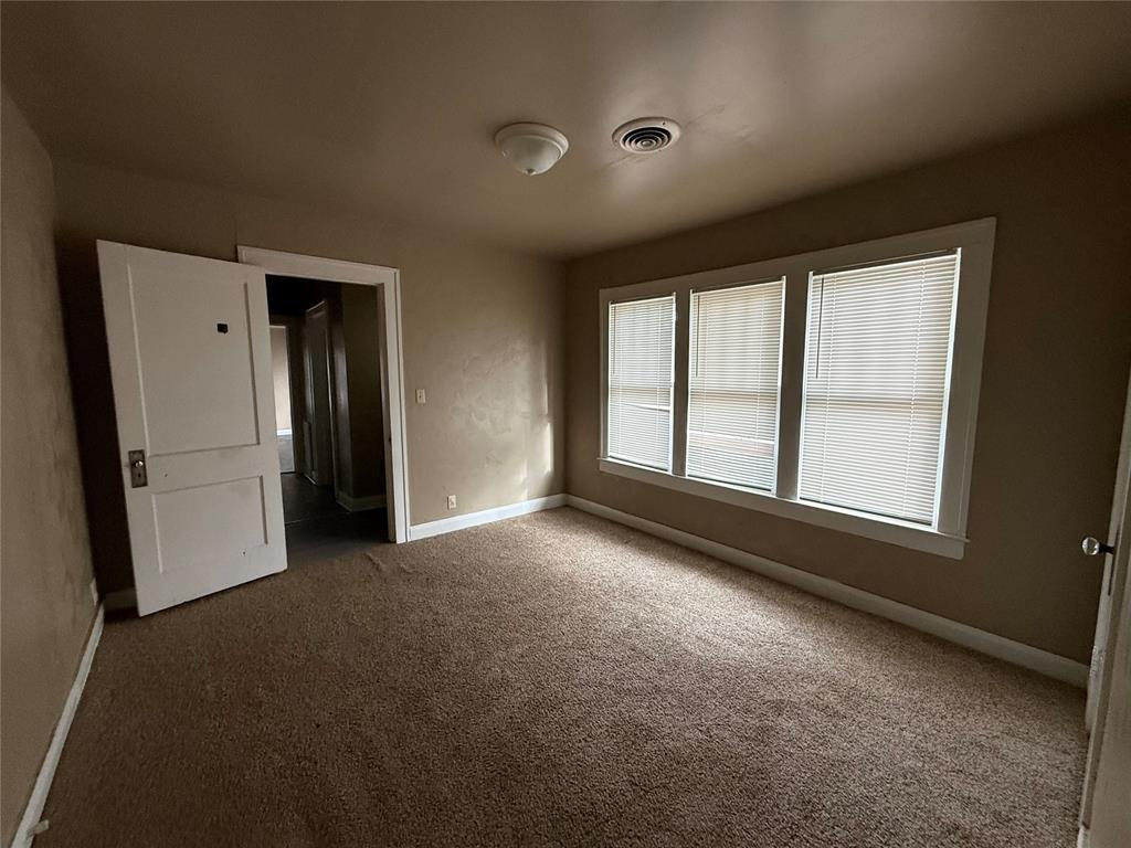 1007 N Bdwy Avenue Property Photo 10