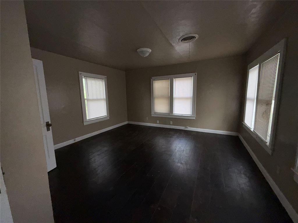 1007 N Bdwy Avenue Property Photo 14