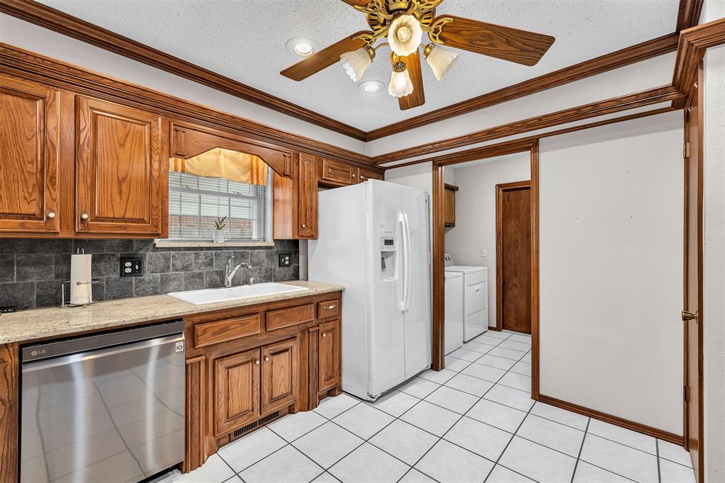 2437 Sw 93rd Street Property Photo 14