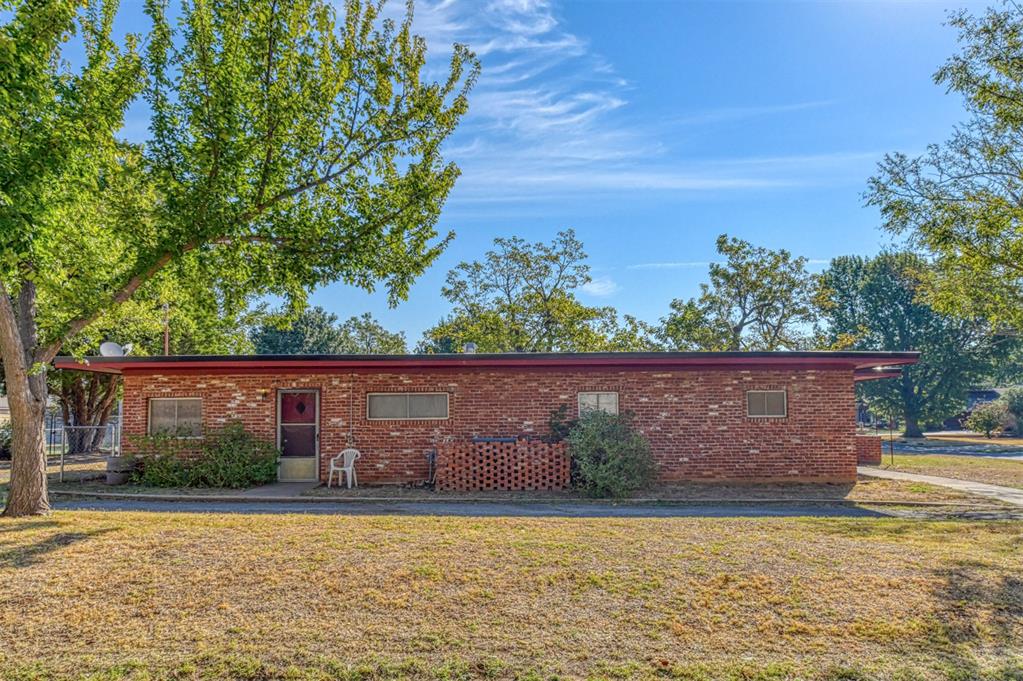 1628 W Carolina Avenue Property Photo 8