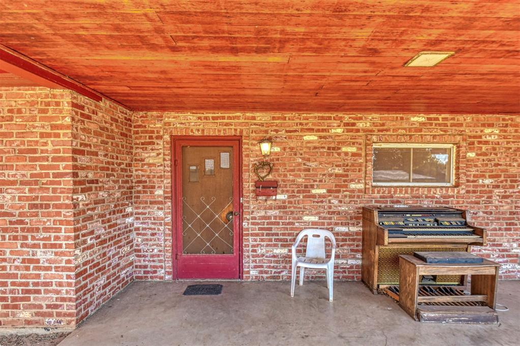 1628 W Carolina Avenue Property Photo 10