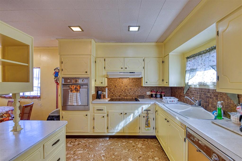 1628 W Carolina Avenue Property Photo 18