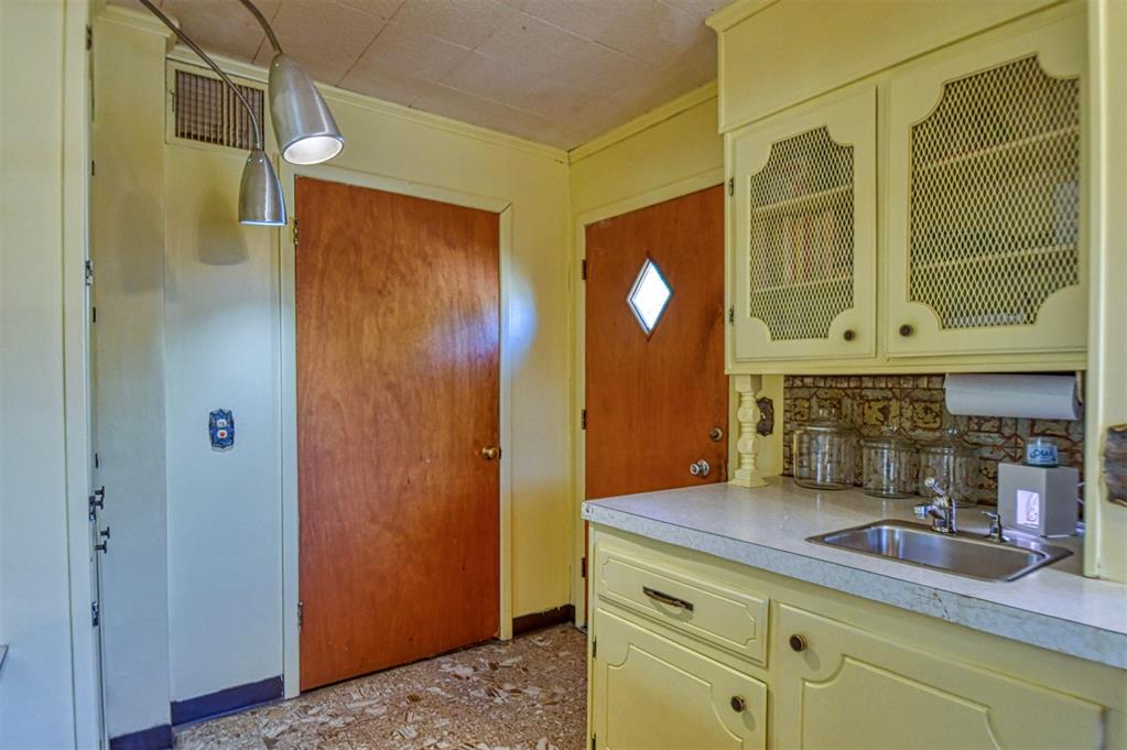 1628 W Carolina Avenue Property Photo 24