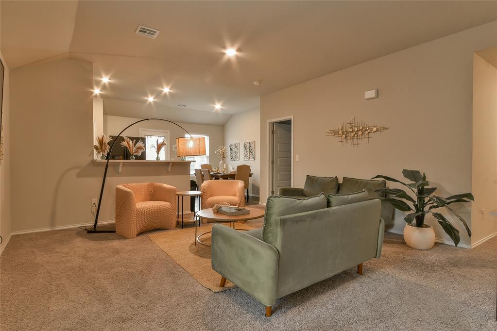 1316 Chuck Wagon Drive Property Photo 4