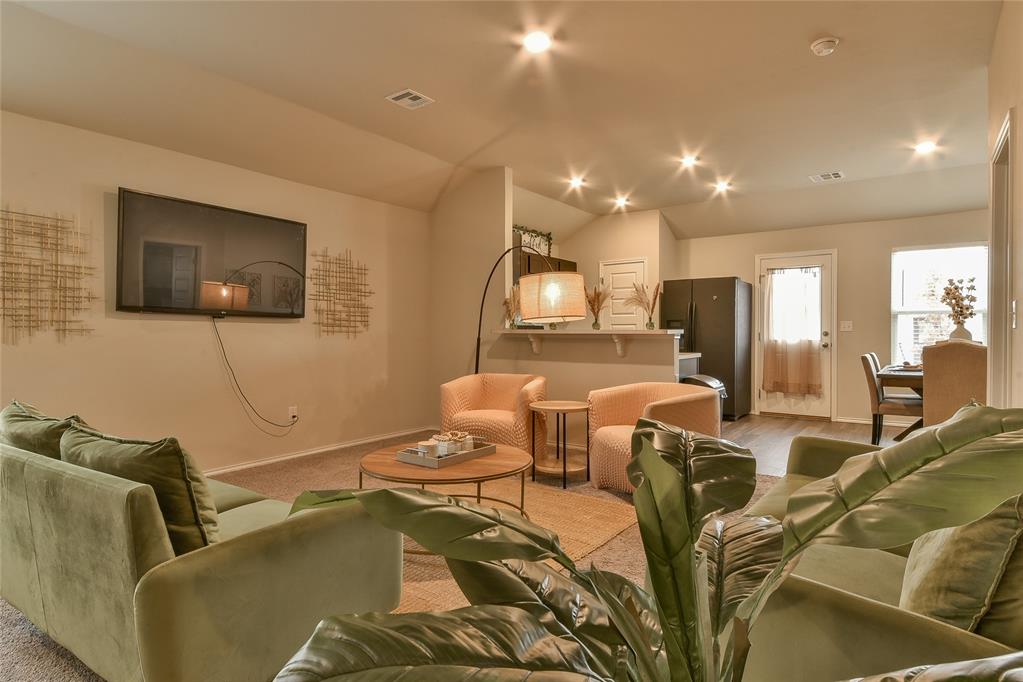1316 Chuck Wagon Drive Property Photo 5