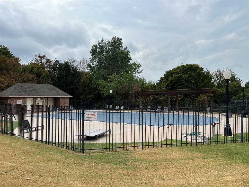 12421 Goldsborough Road Property Photo 6