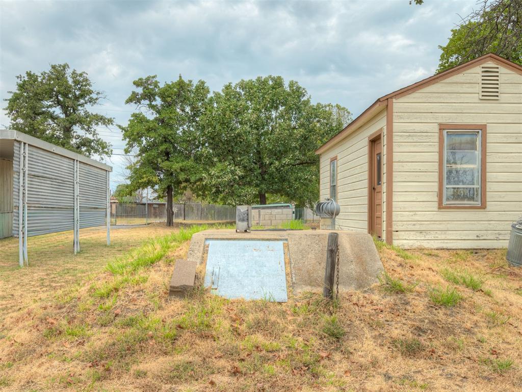 11708 E Draper Avenue Property Photo 8