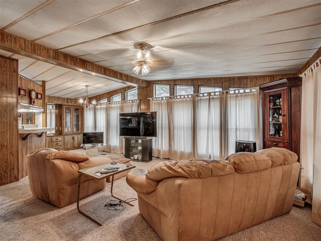 11708 E Draper Avenue Property Photo 10