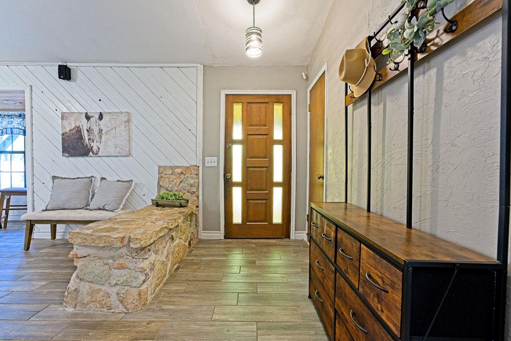 11301 Canyon Oaks Drive Property Photo 5