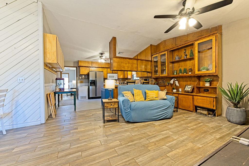 11301 Canyon Oaks Drive Property Photo 10