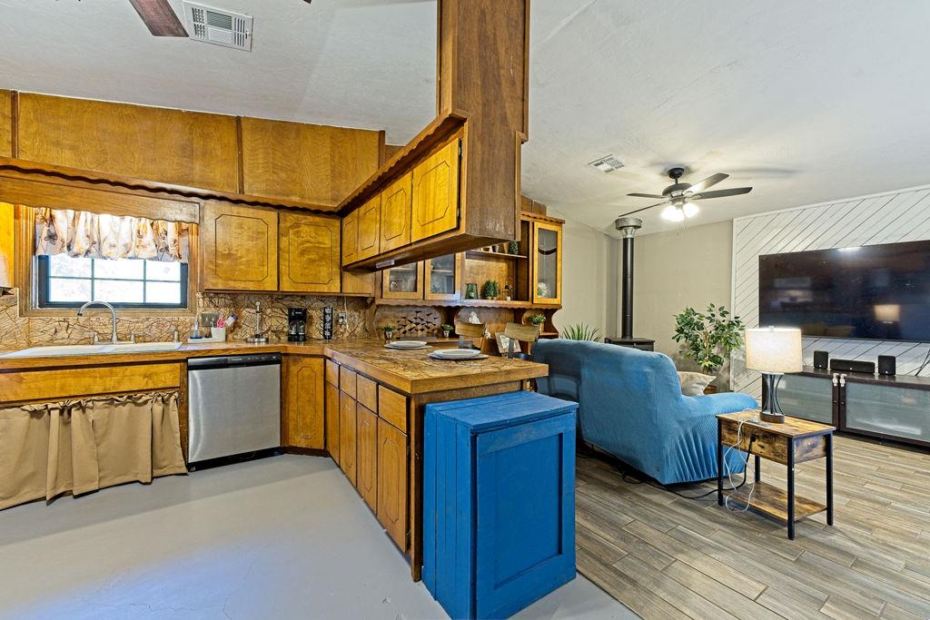 11301 Canyon Oaks Drive Property Photo 11