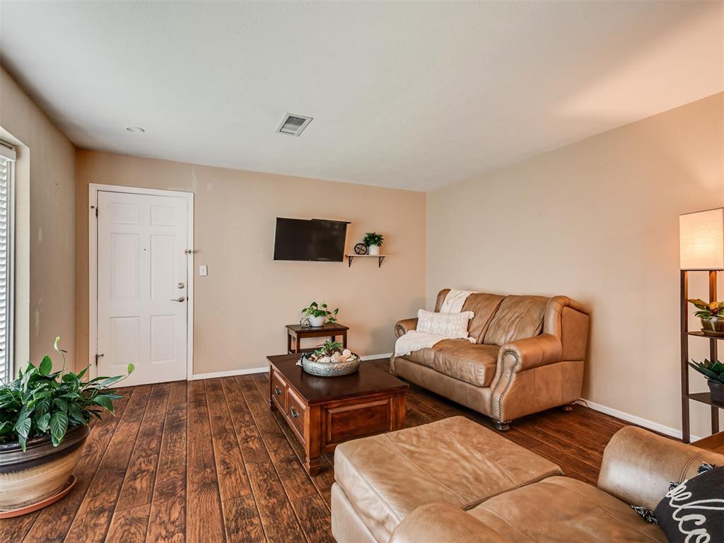 2527 Nw 62nd Street 219 Property Photo 6