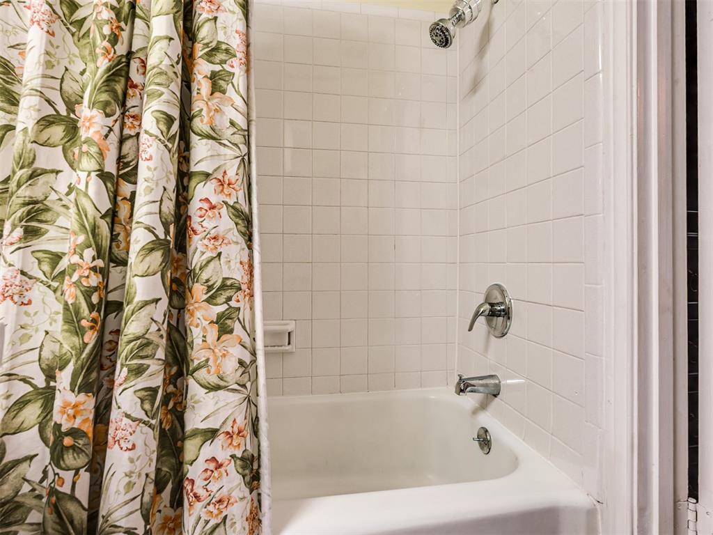 2527 Nw 62nd Street 219 Property Photo 17