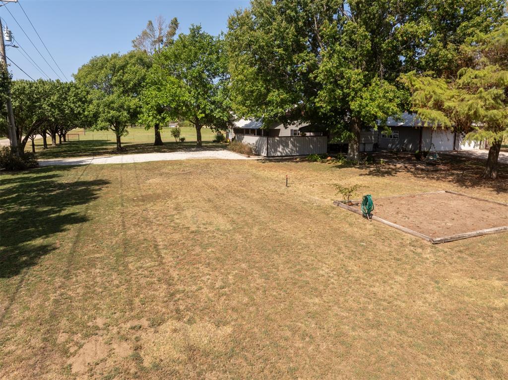 377038 E 1060 Road Property Photo 12