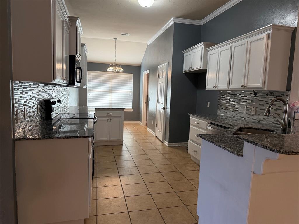 7908 Woodbend Lane Property Photo 3