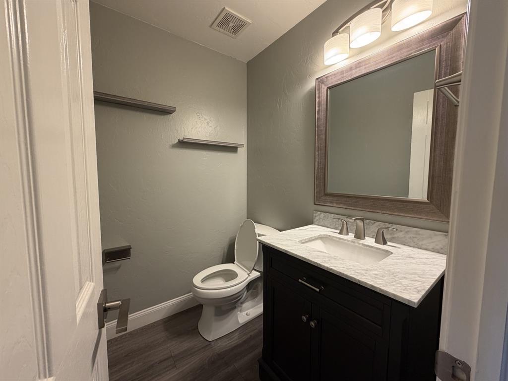 7908 Woodbend Lane Property Photo 6