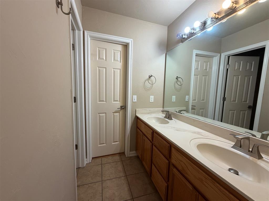 7908 Woodbend Lane Property Photo 9