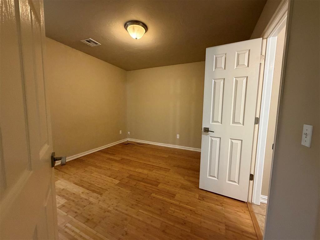 7908 Woodbend Lane Property Photo 10