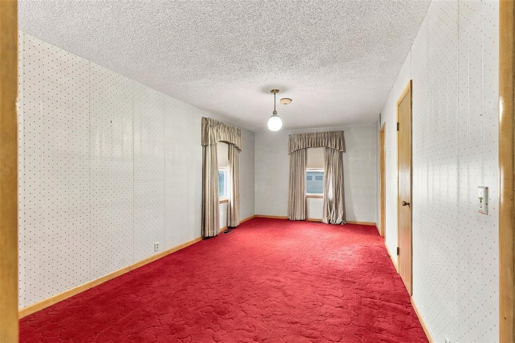 111 W Colorado Avenue Property Photo 18