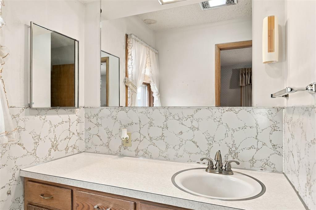 111 W Colorado Avenue Property Photo 22