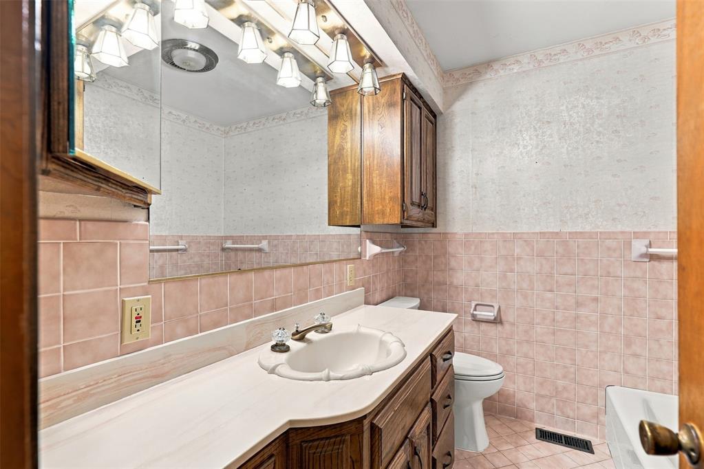 111 W Colorado Avenue Property Photo 24