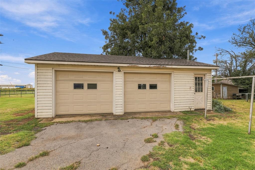 111 W Colorado Avenue Property Photo 32
