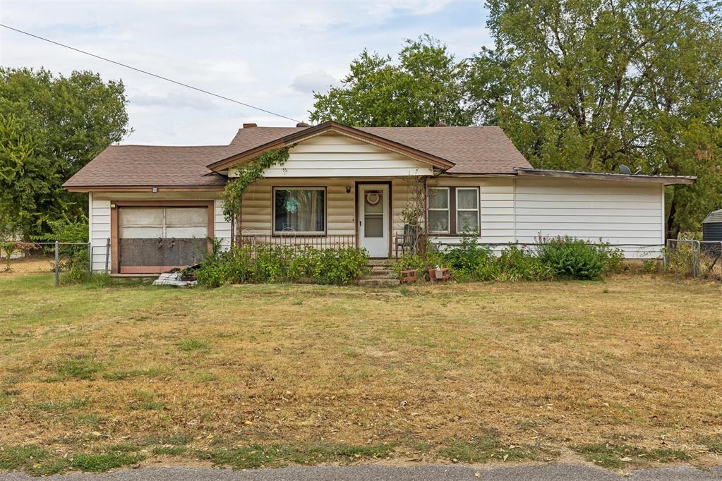 4000 Lawn Drive Property Photo 1