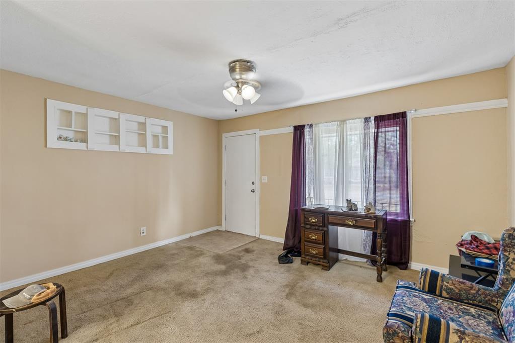 4000 Lawn Drive Property Photo 5