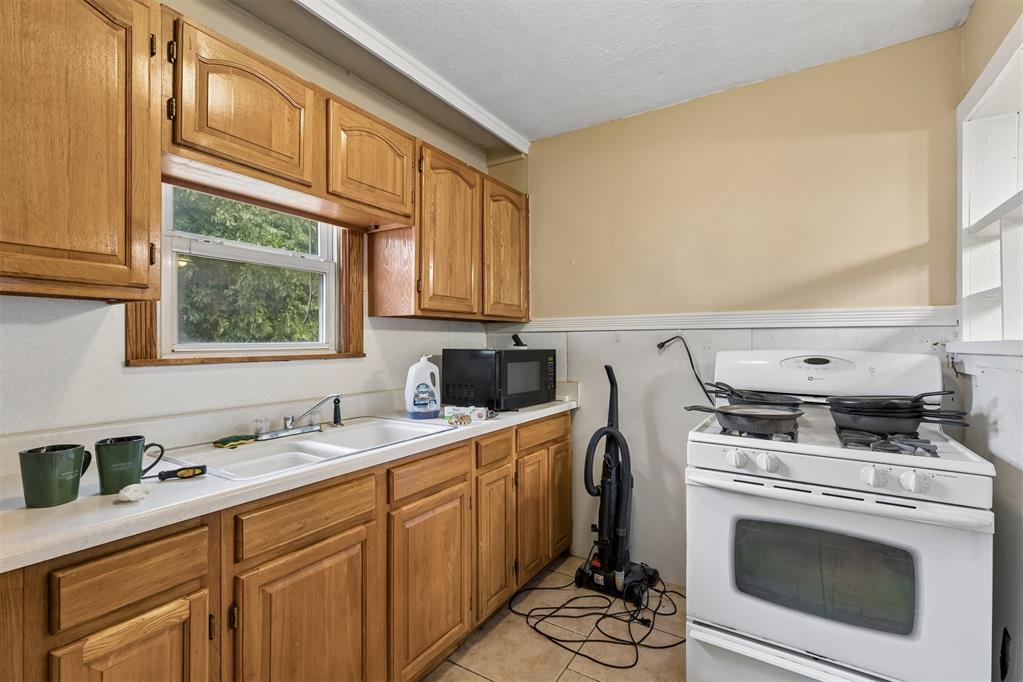 4000 Lawn Drive Property Photo 11
