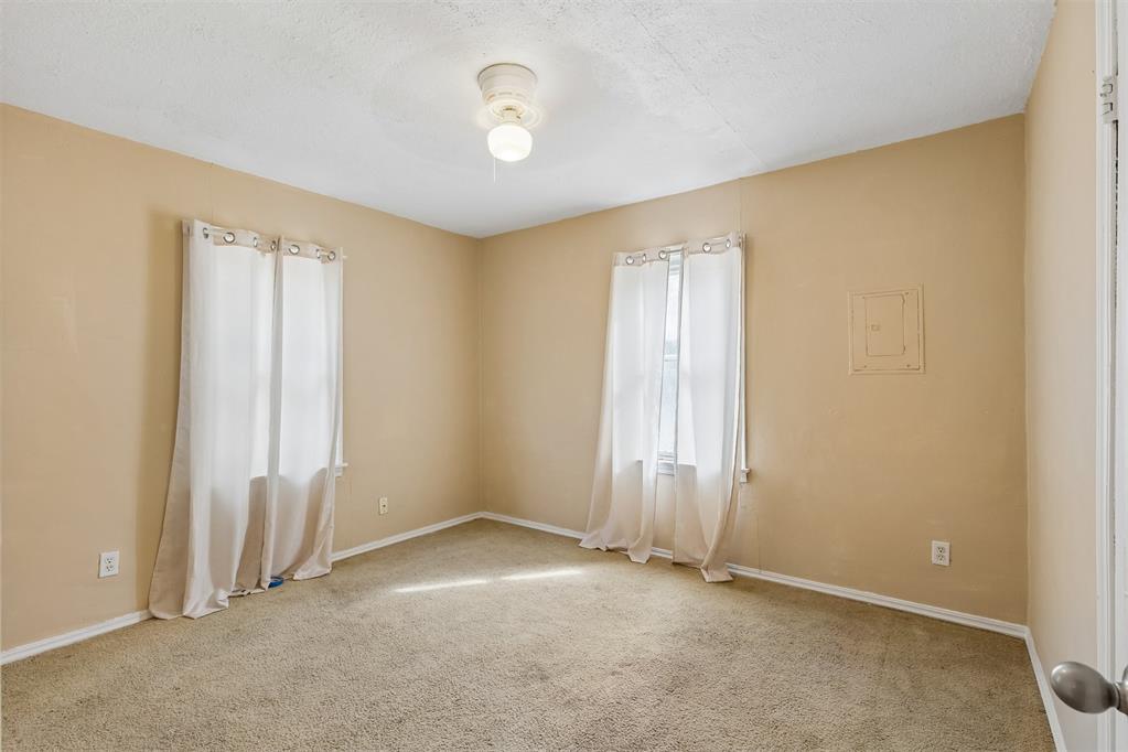 4000 Lawn Drive Property Photo 14