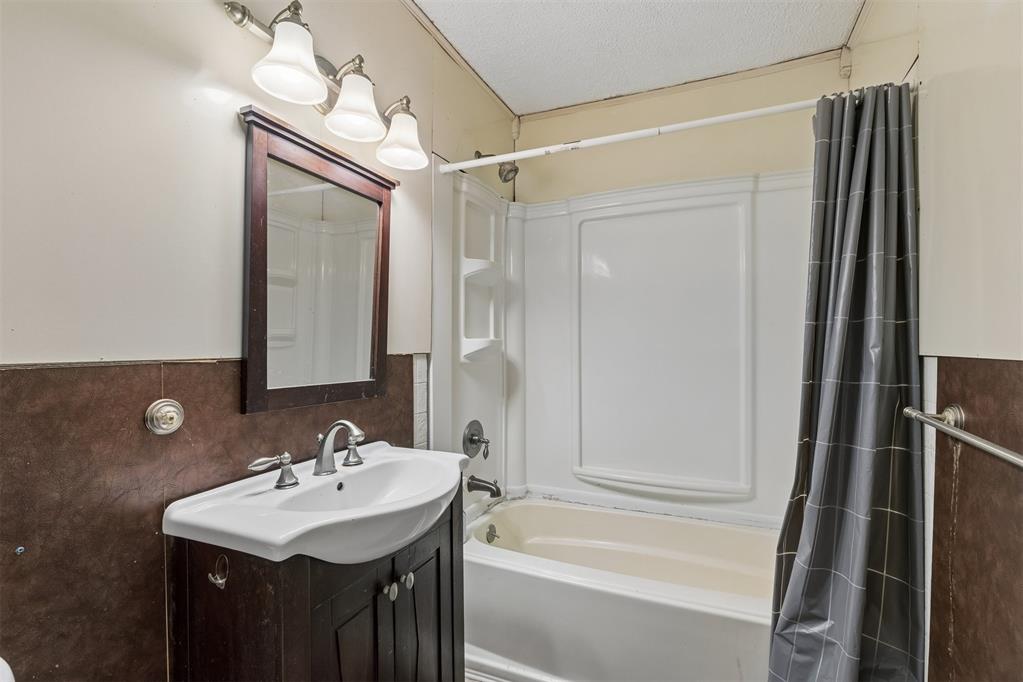 4000 Lawn Drive Property Photo 17