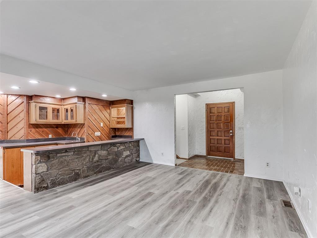 7407 Kings Manor Court Property Photo 2