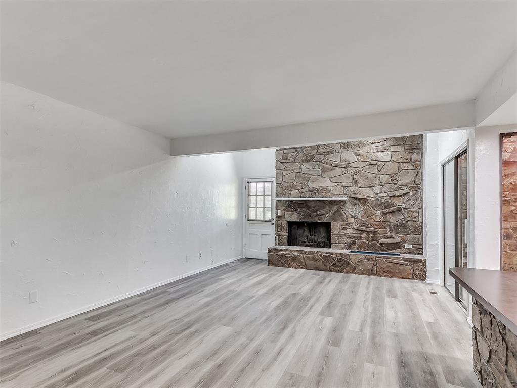 7407 Kings Manor Court Property Photo 3