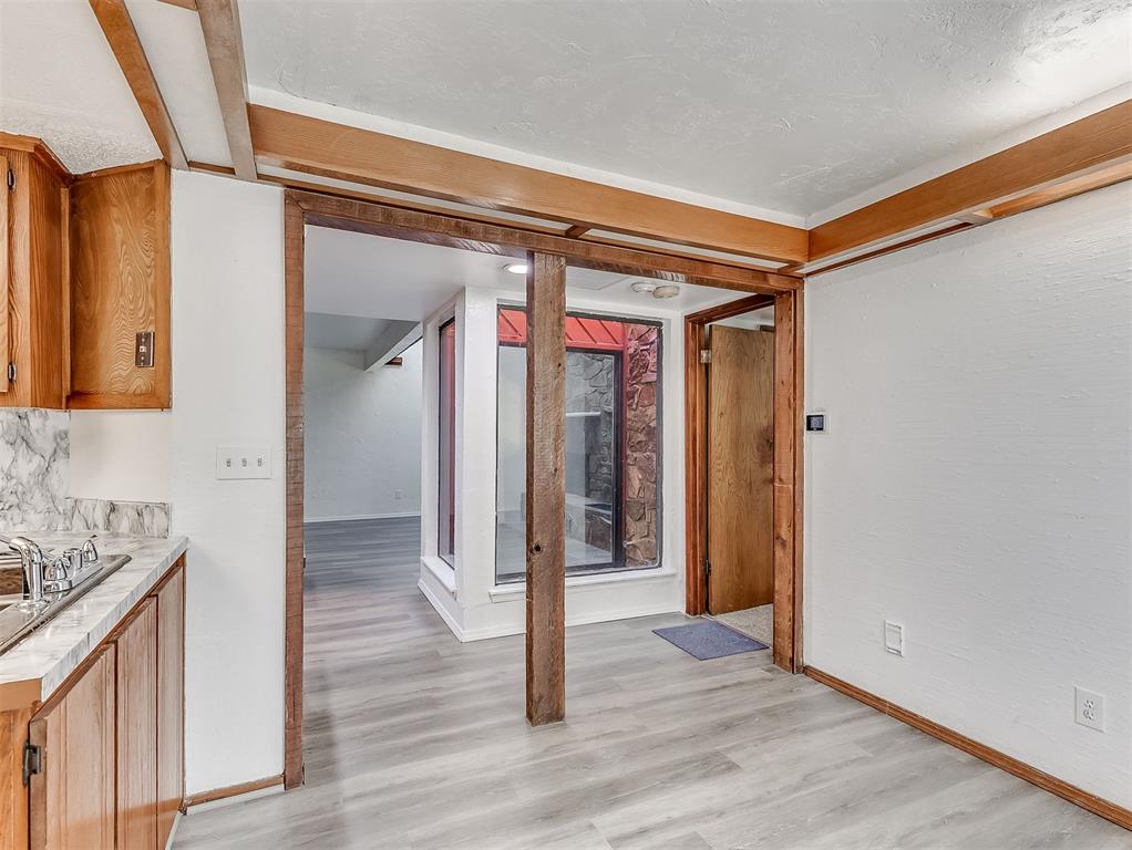 7407 Kings Manor Court Property Photo 4