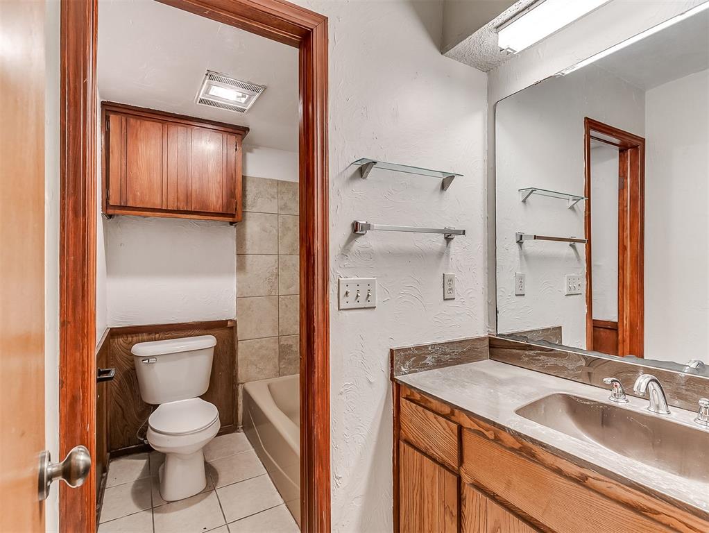 7407 Kings Manor Court Property Photo 9