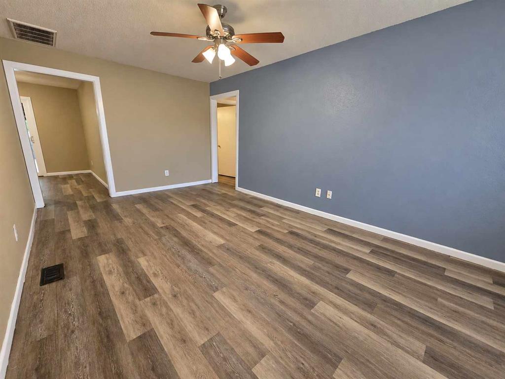 9717 Ne 2nd Street Property Photo 2