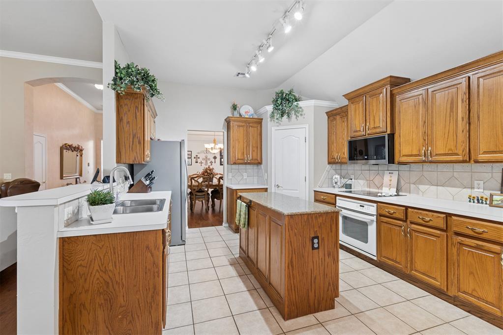 3813 Lorings Road Property Photo 10