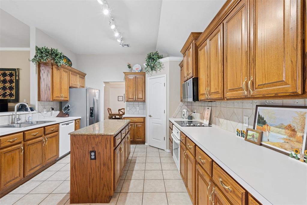 3813 Lorings Road Property Photo 12