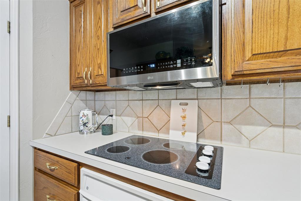 3813 Lorings Road Property Photo 13
