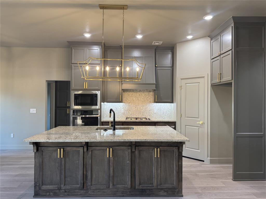 16024 Navarra Way Property Photo 10