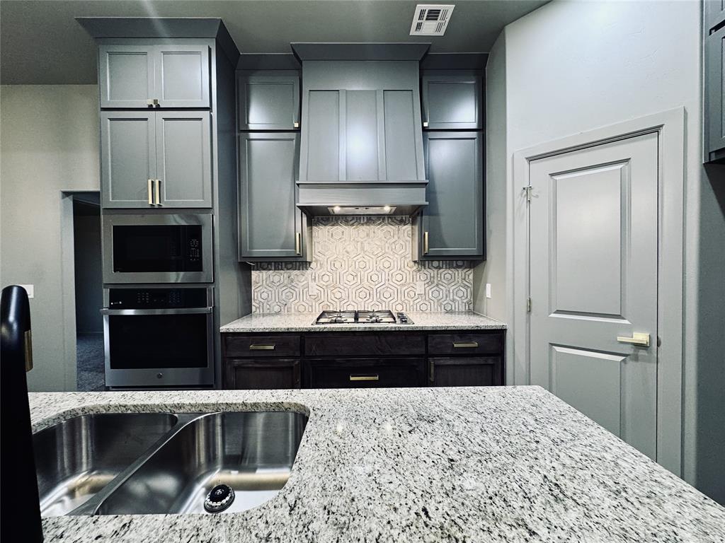 16024 Navarra Way Property Photo 15