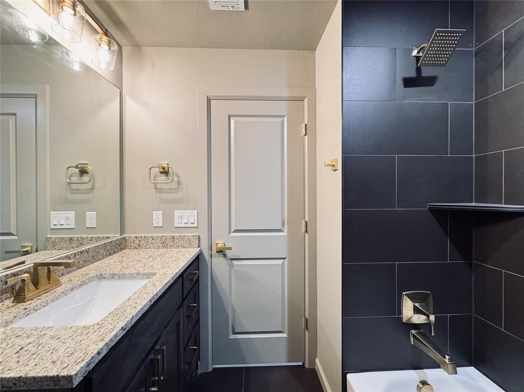 16024 Navarra Way Property Photo 28