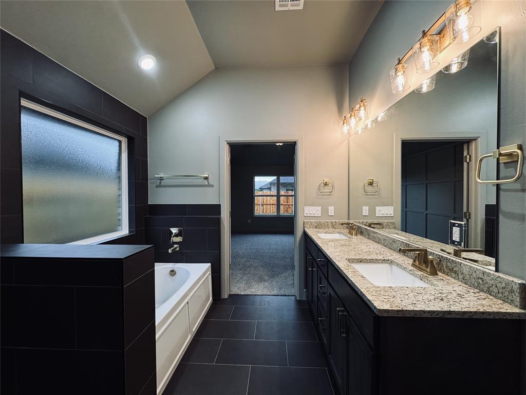 16024 Navarra Way Property Photo 48