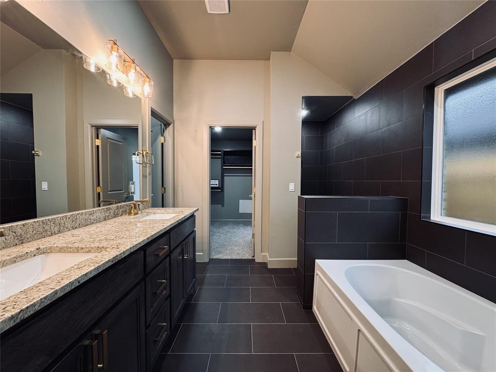 16024 Navarra Way Property Photo 49